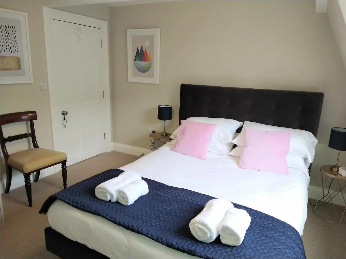 Stunning & Central Milsom Street Apartment Bath
