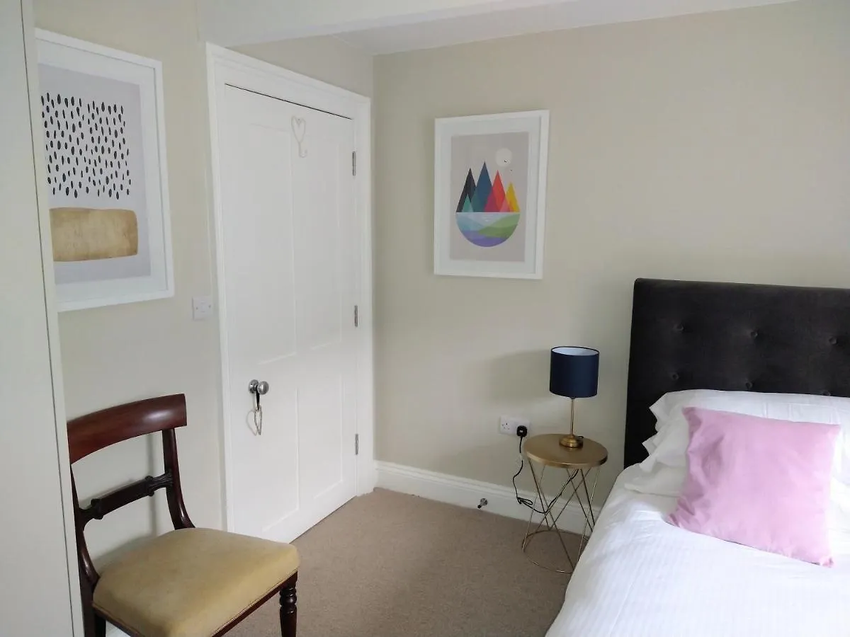 Stunning & Central Milsom Street Apartment Bath 0*,  United Kingdom