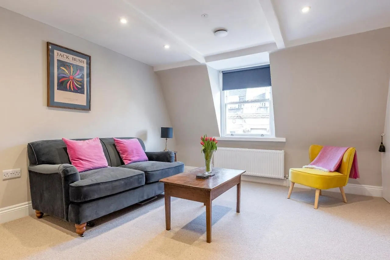 Stunning & Central Milsom Street Apartment Bath